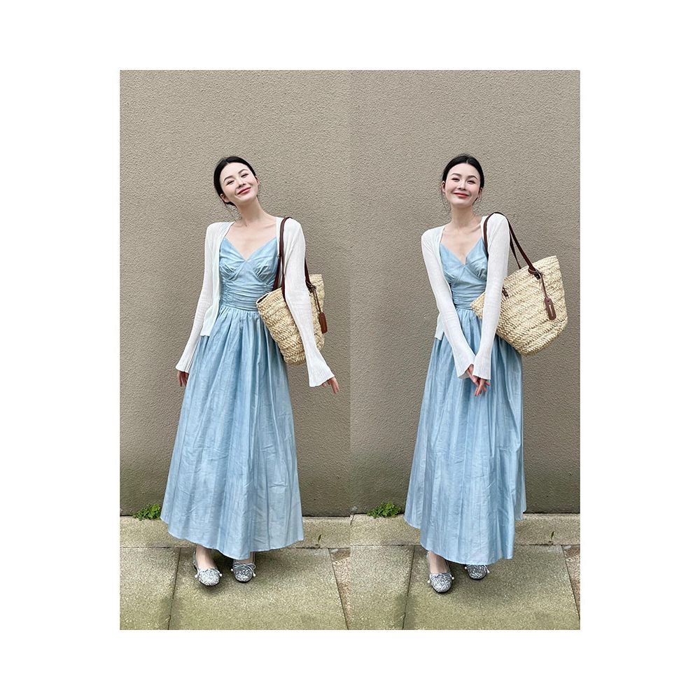 Tea break waist cinching slimming pleated V neck camisole dress for women 2025 summer French high end blue dress image 2
