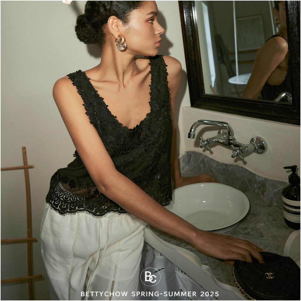 Betty Chow is overweight Exquisite and elegant slimming vintage style Tencel linen lace vest beige black image 2