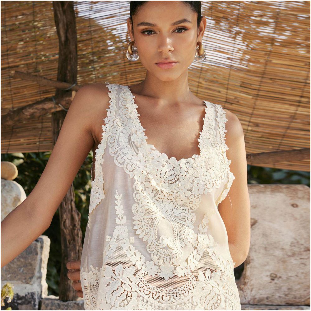 Betty Chow is overweight Exquisite and elegant slimming vintage style Tencel linen lace vest beige black image 4