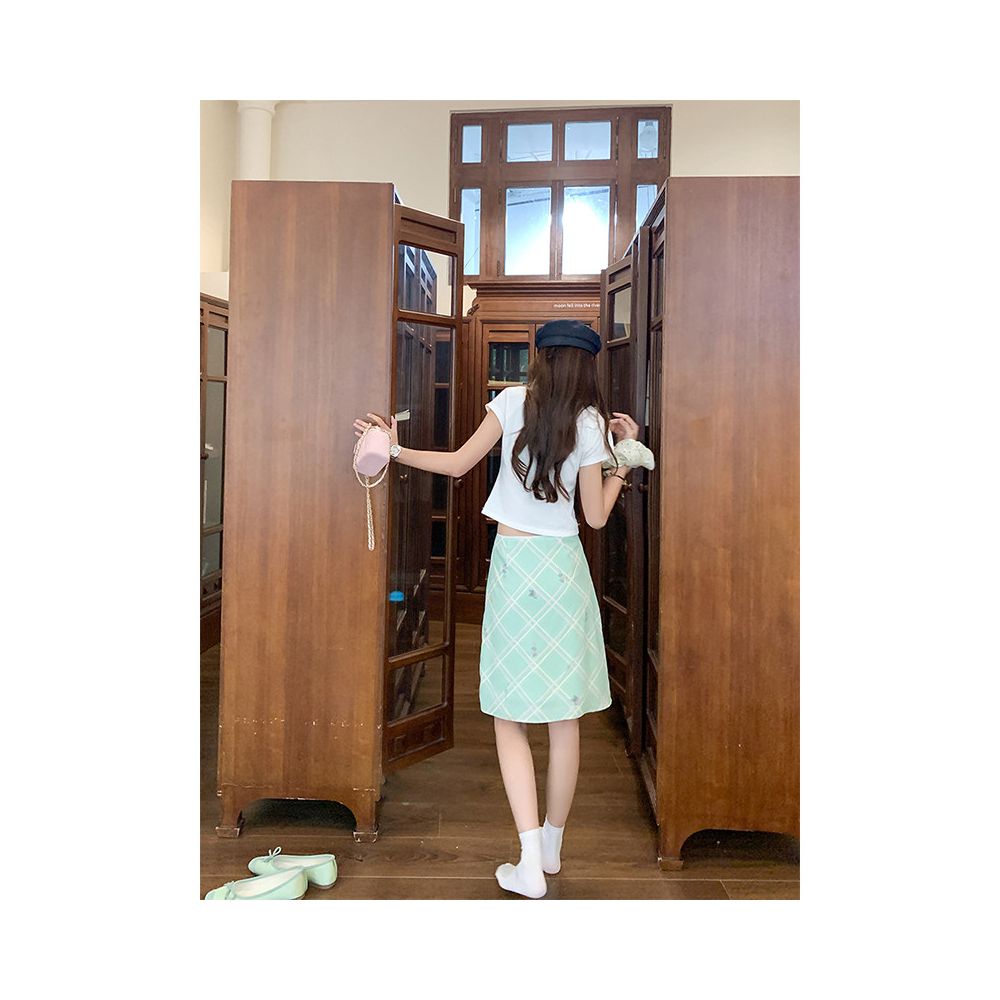 Zeng Xiaoxian s green diamond grid high waisted A line half skirt for women s summer 2025 new item hip hugging half skirt small skirt image 5