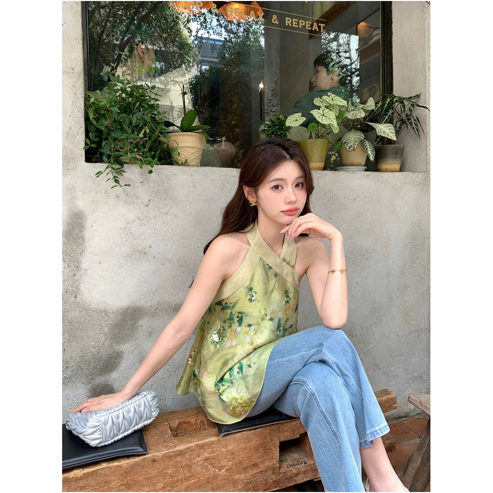 Syeee Nanting Qiancao Heavy Embroidery Sequined Green Halter Neck New Chinese Style Top for Women Summer Elegance and Versatile image 2