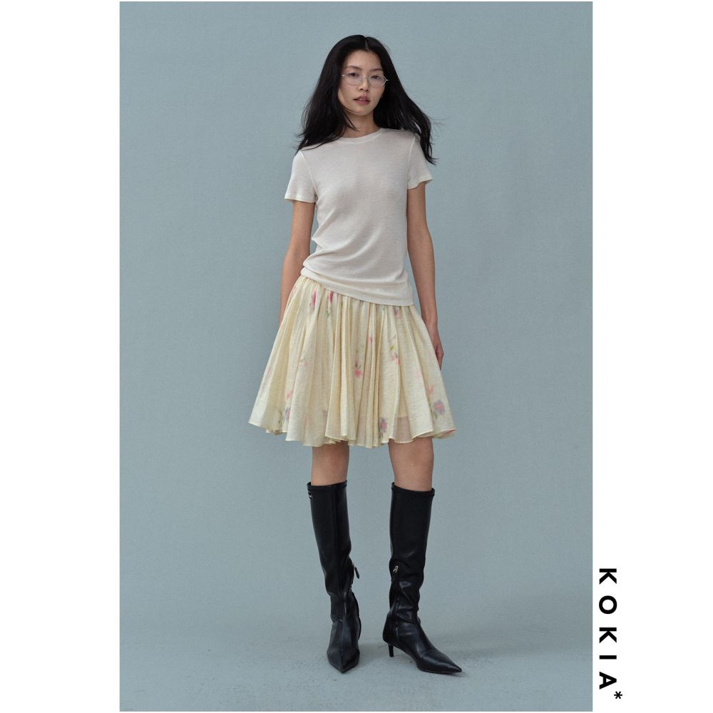 KOKIA In Stock Lightweight A line Short Skirt with a Diffused Floral Print image 4