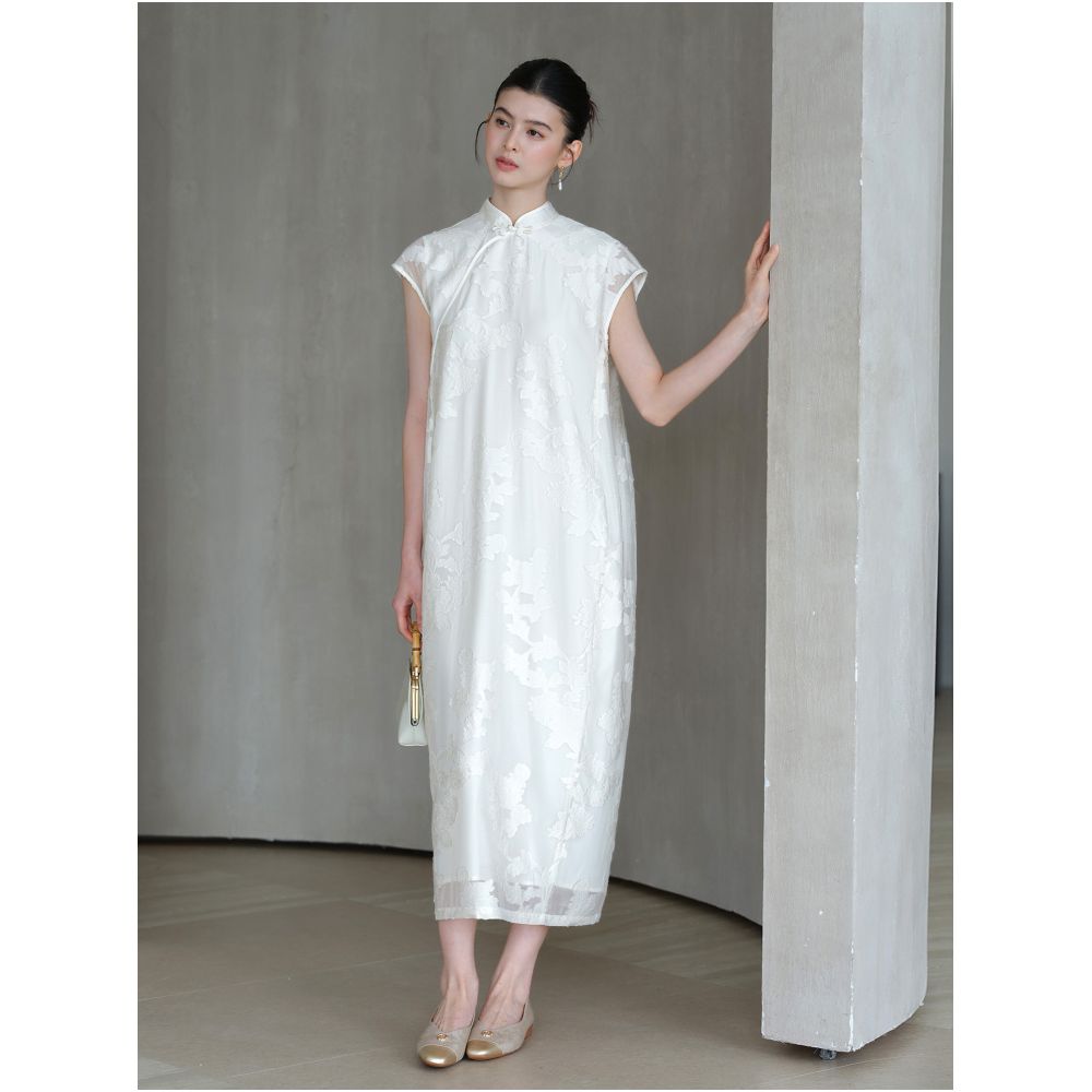 Chu Chan Yi Shi New Chinese Style Dress for Women Summer 2026 Chinese Style Stand Collar White Cut Out Floral Elegance Modified Cheongsam image 5