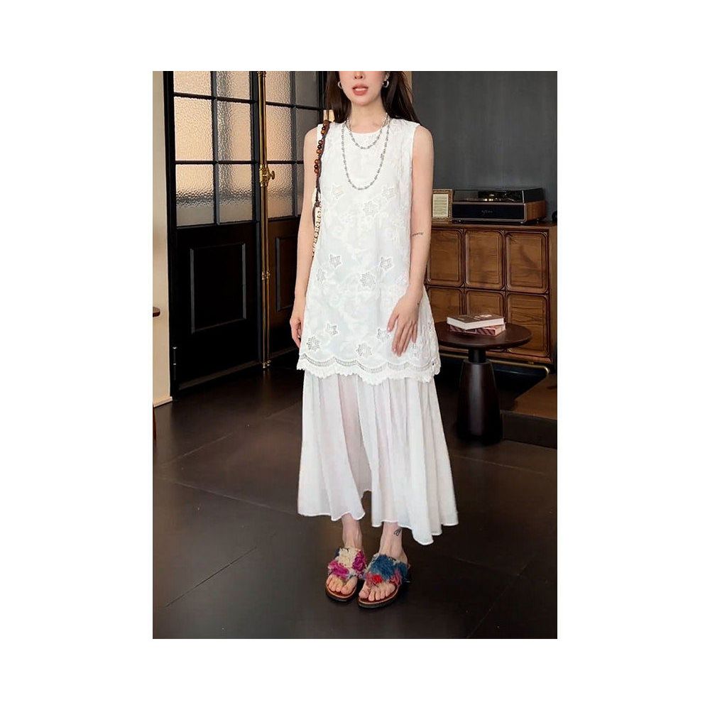 French style sleeveless dress with hollowed out lace and mesh patchwork new summer 2026 style fashionable and elegant dress image 3