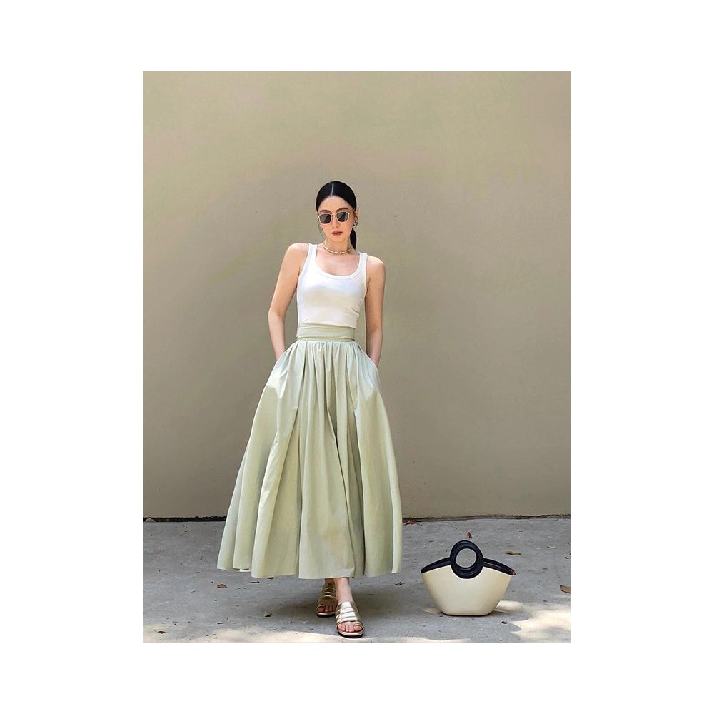 A complete women s outfit set 2024 white square neck vest top and skirt two piece set fresh gentle and stylish image 0