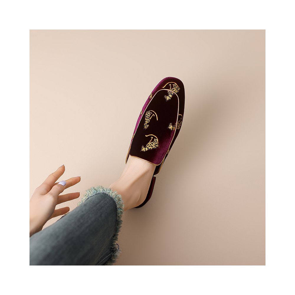 Diao er Little Cheetah Women s Summer Cloth Embroidered Flat Mules Closed Toe Half Slip Sandals image 1