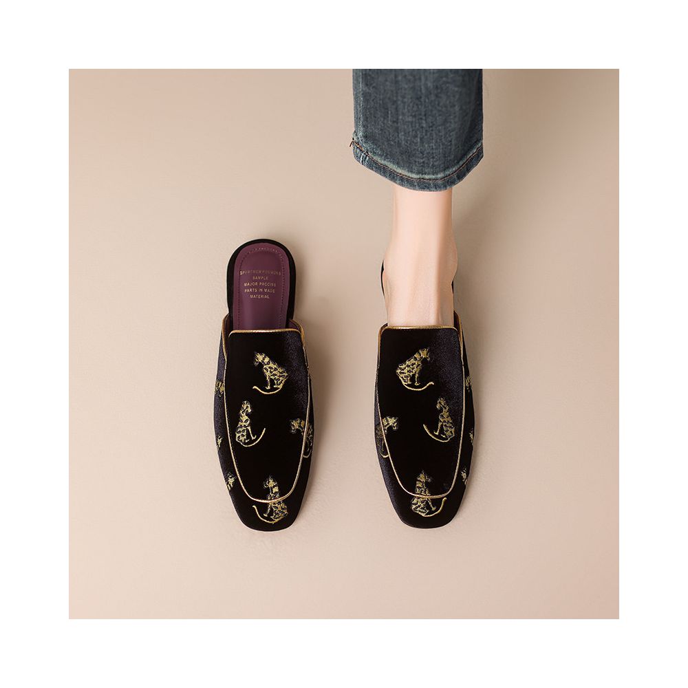 ASAYA6608 – Velvet Muse Embroidered Mules 🐾✨