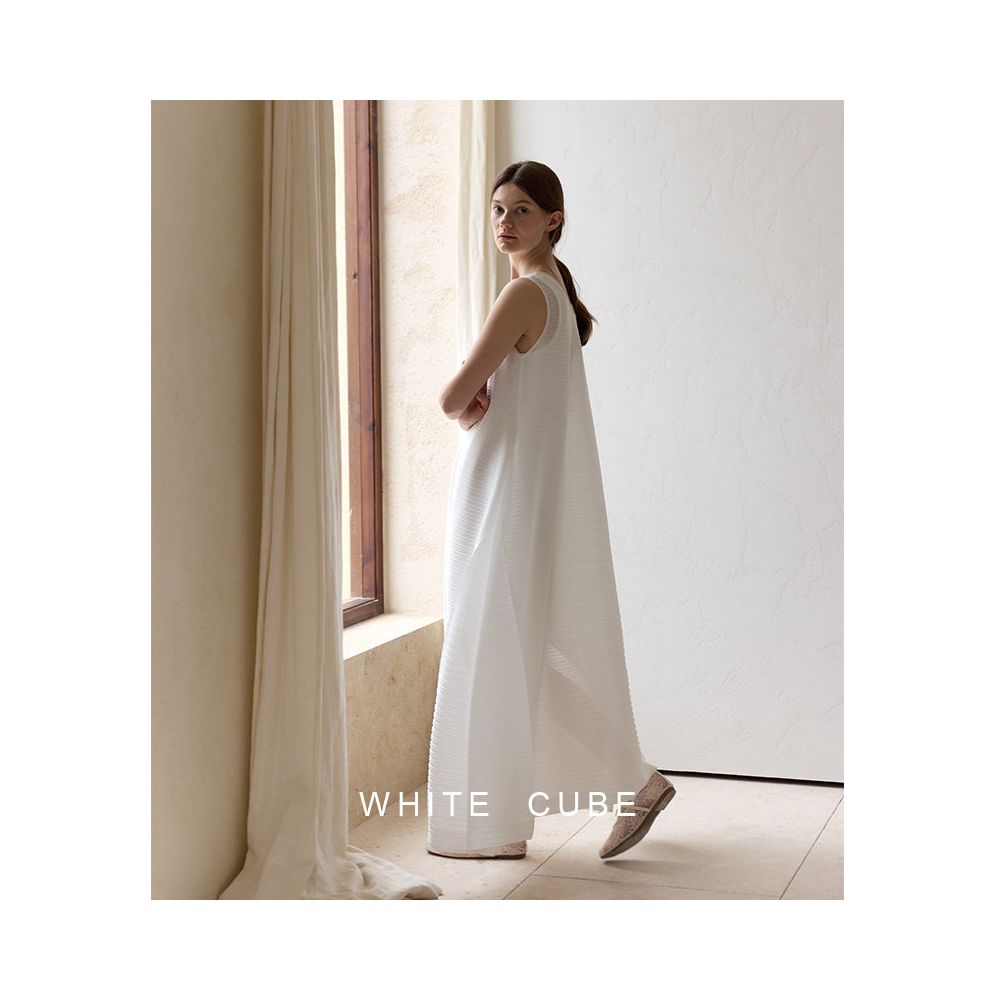 Whitecube2025 Three House Style Elegant Folded Round Neck Sleeveless jumpsuit Dress Long Skirt Women s Summer image 1
