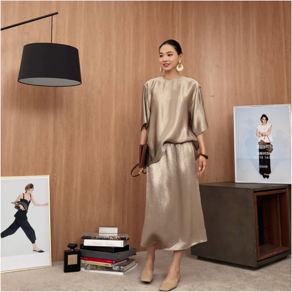 Japanese imported diagonal acetic acid T shirt women s floating light jumping gold strap off shoulder short sleeved top elastic waist half skirt set image 5
