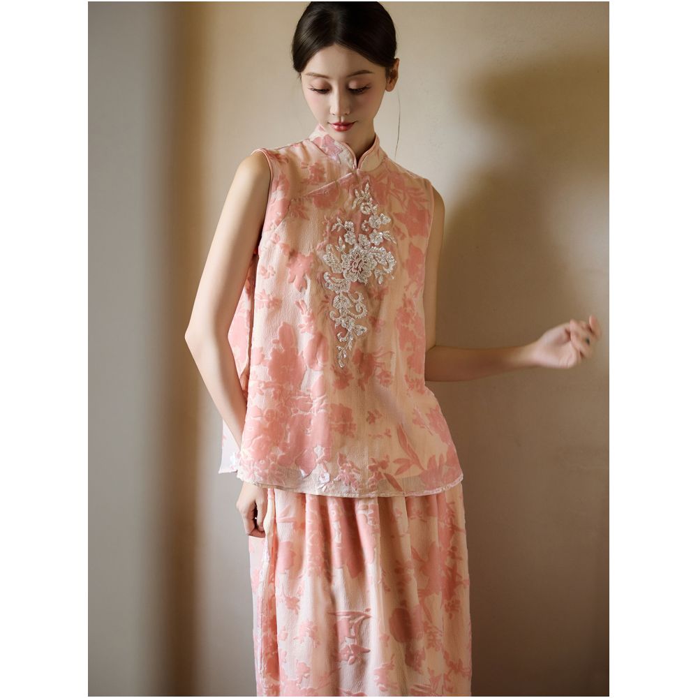 ONMOON Spring Summer New Chinese Style Pink Embroidered Cheongsam Set Embroidered Cheongsam Top Skirt Set image 0