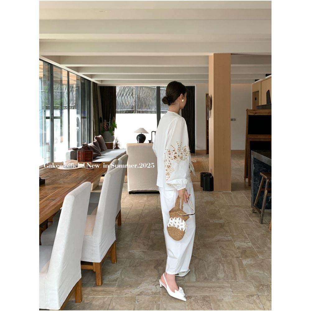 Gakee official French style white long sleeved shirt for women new autumn style high end slimming embroidered shirt image 3