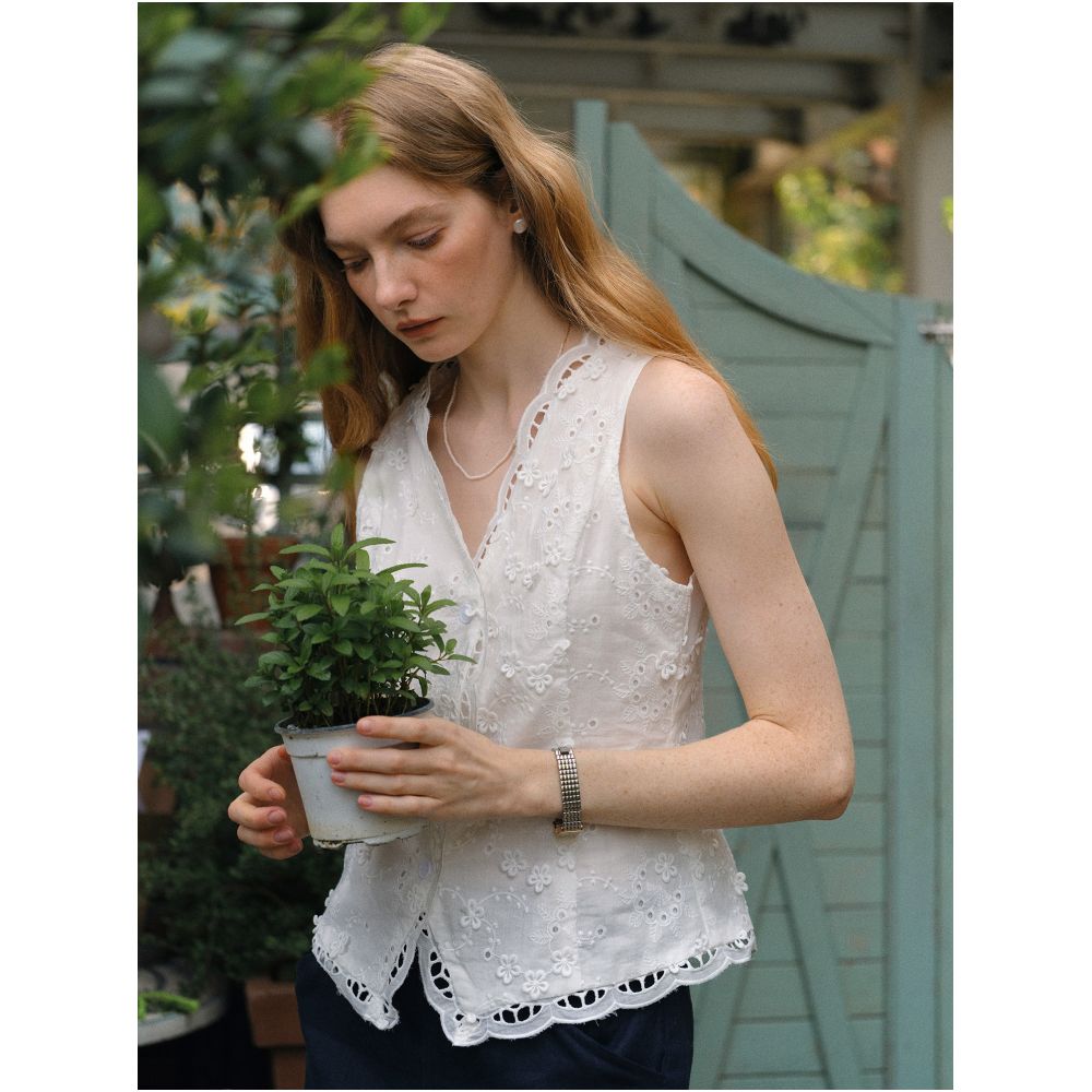 Clean Sense French style white sleeveless V neck top with embossed floral embroidery and lace trim image 3