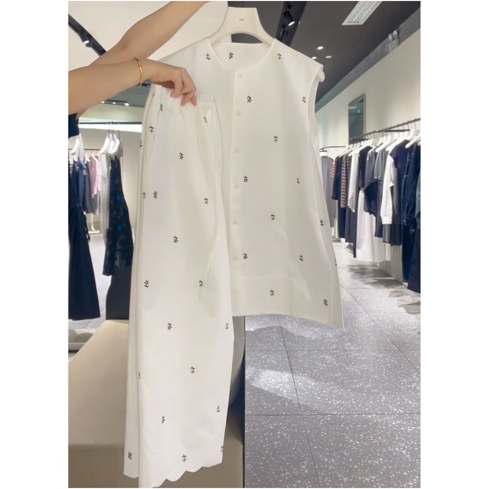 Summer pure white moonlight outfit elegant and simple relaxed feel beautiful embroidered sleeveless shirt and wide leg pants suit for women image 0