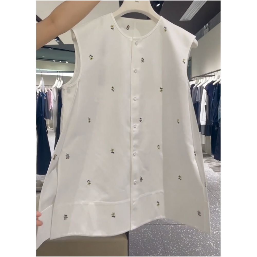 Summer pure white moonlight outfit elegant and simple relaxed feel beautiful embroidered sleeveless shirt and wide leg pants suit for women image 4