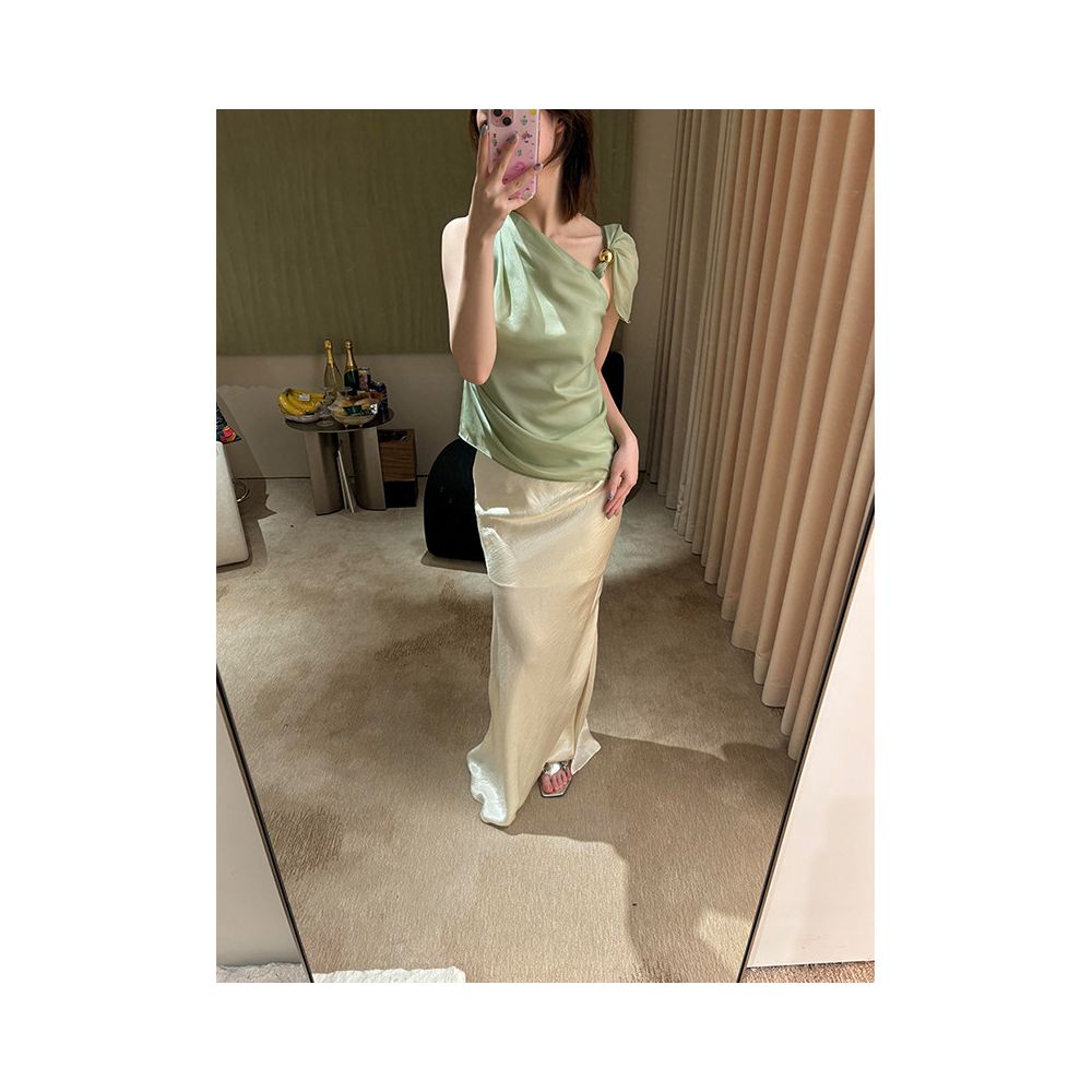 AN Maiden s stylish green T shirt for women perfect for summer featuring a one shoulder design slim fit and irregular pleats image 4