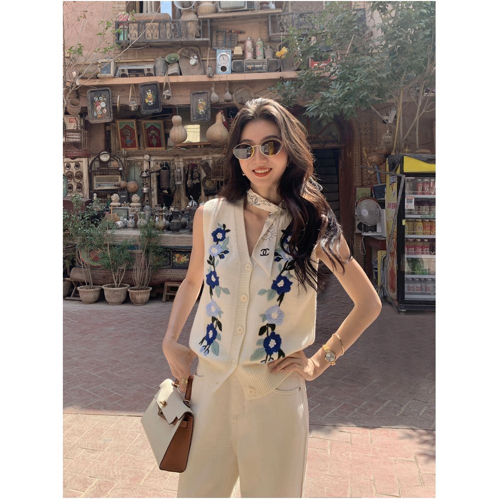 MULVAN Cloud Weaving Retro Embroidered V neck Knitted Cardigan Vest for Women Sleeveless Loose Layering Top image 3