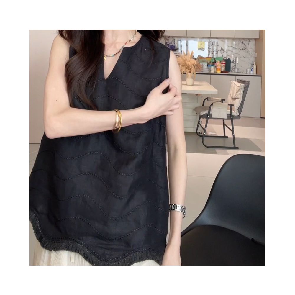 2026 Summer New Arrival Versatile Wavy Embroidery V Neck Tassel Hem Loose Casual Vest Top for Women image 2