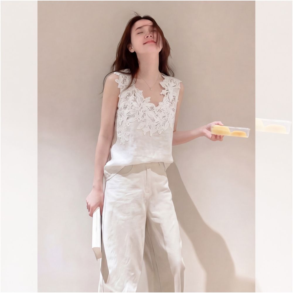 ASAYA6942 – Fleur Lace Satin Top 🤍🌿