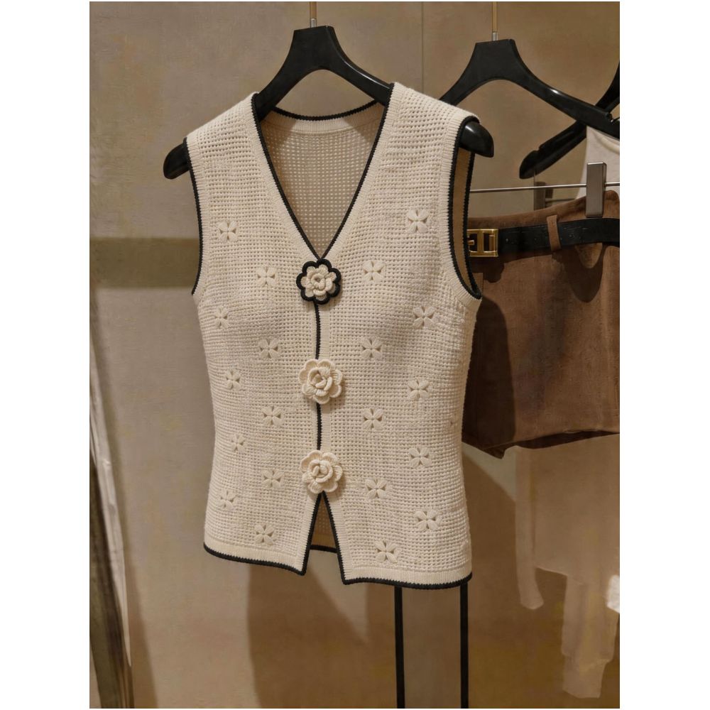 Lazy and sweet V neck vest with 3D floral knit women s summer sleeveless waist cinching design youthful and flattering top image 3
