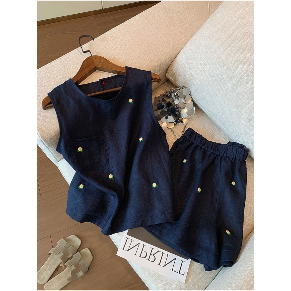 Retro navy blue embroidered floral vest set unisex summer versatile round neck sleeveless top and shorts two piece set image 0