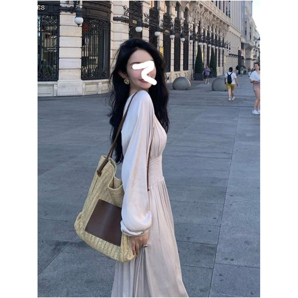 Drawdream elegant and sophisticated long dress with openwork lantern sleeves featuring a pleated and figure hugging design image 1