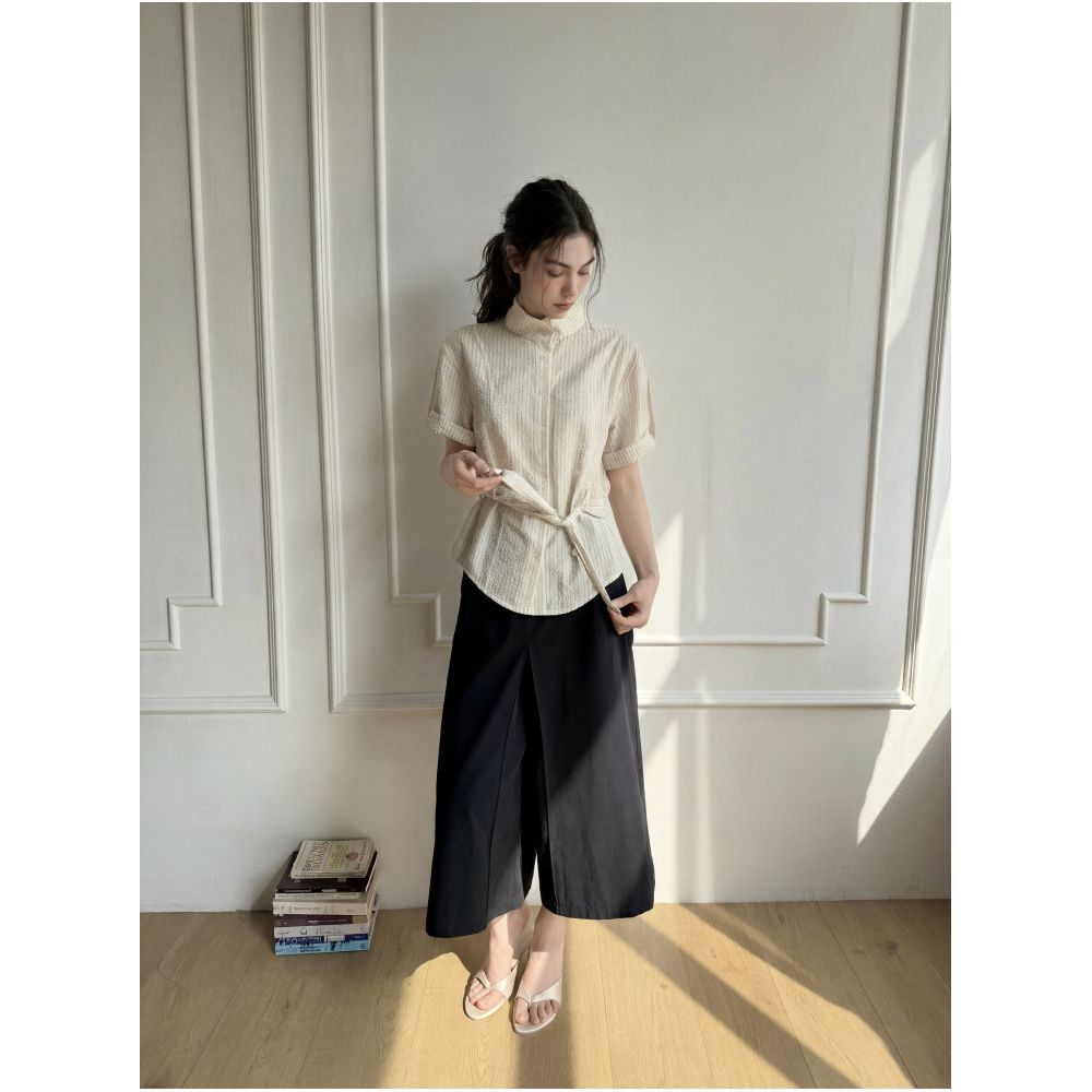 RREIKO Vertical Striped Textured Seersucker Shirt with Snap Buttons Short Sleeves Shell Buttons and Waist Defining Fit image 3