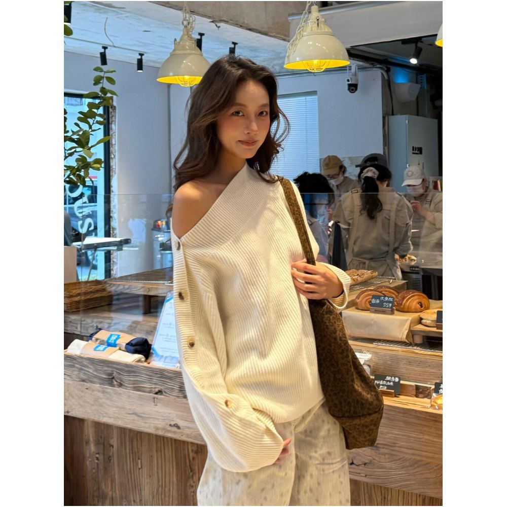 Turn right Chen s thigh high trendy street style relaxed minimalist off shoulder knit sweater loose and versatile top image 1