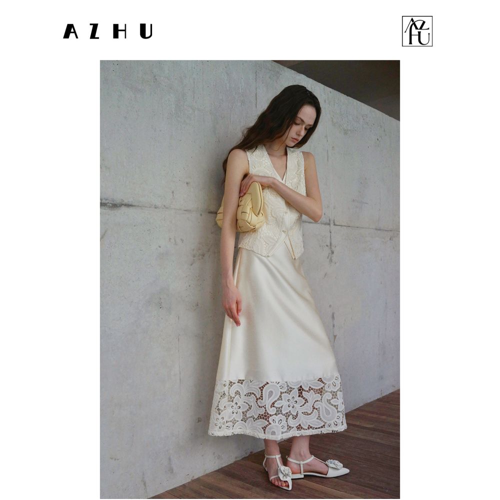Clearance Sale 40 Off No Returns or Exchanges for Non Quality Issues Elegant Chinese Style Light Luxury Set with Intricate Hollow Out Embroidery image 0