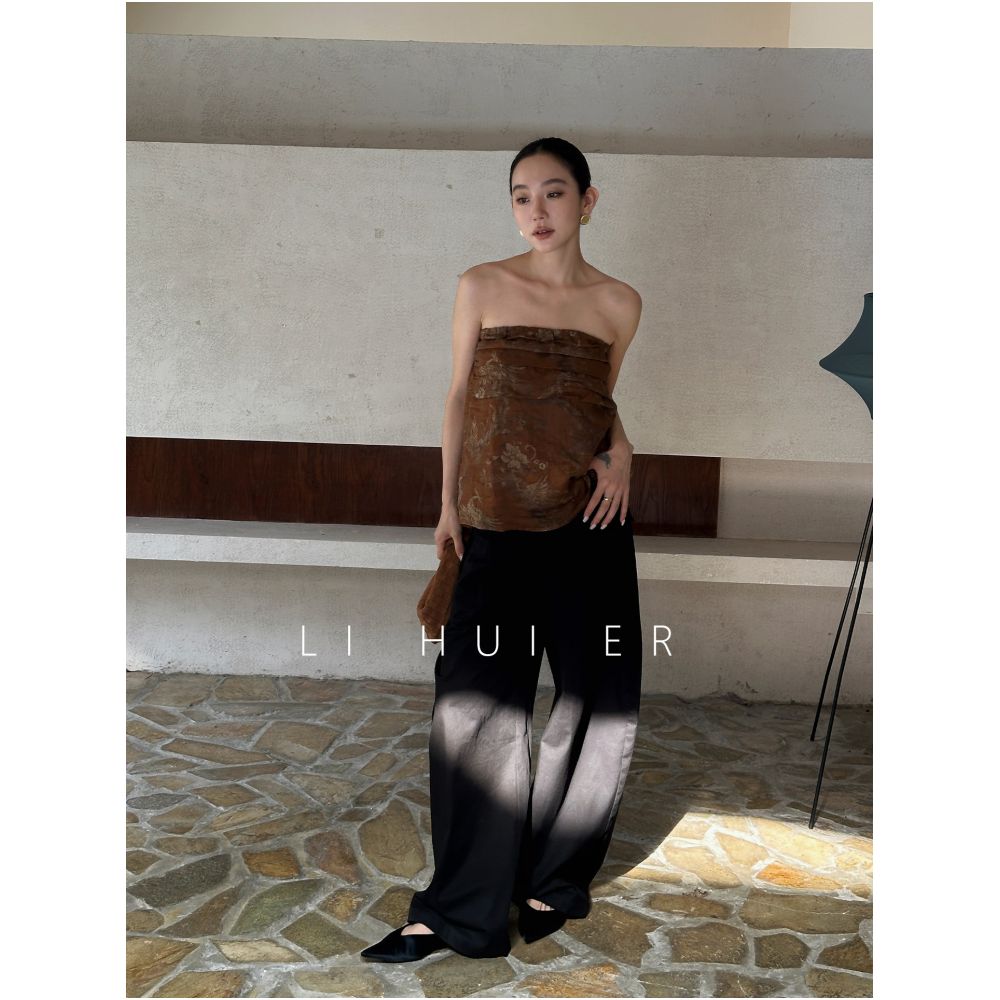 Li Hui Er s minimalist commuter outfit casual black wide leg trousers for women image 0