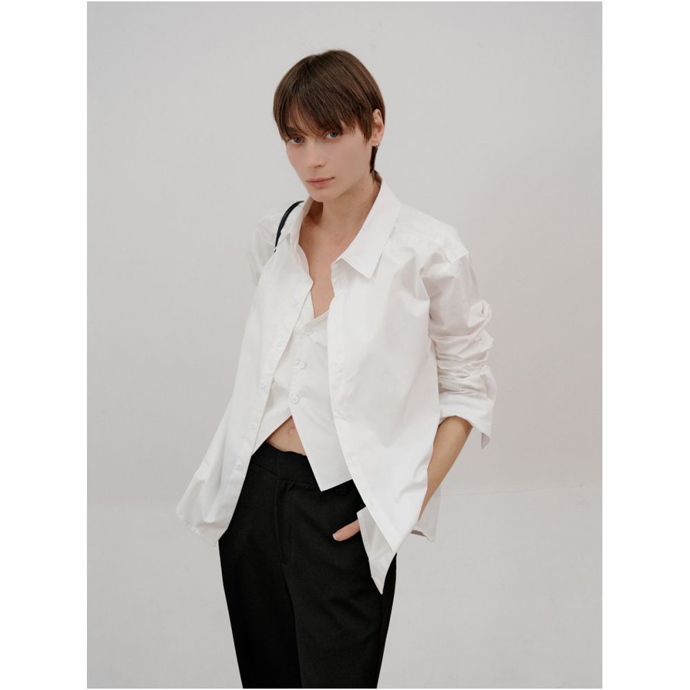 The COLN layered long sleeved shirt embodies the irresistible romance of spring allowing you to wear it effortlessly and stylishly image 3