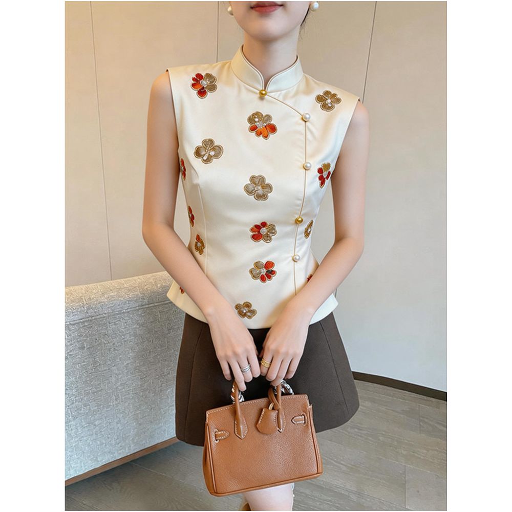 New Chinese style heavy embroidery vest for women stand collar Chinese knot button floral top high end light luxury Chinese style vest 2026 new style image 1