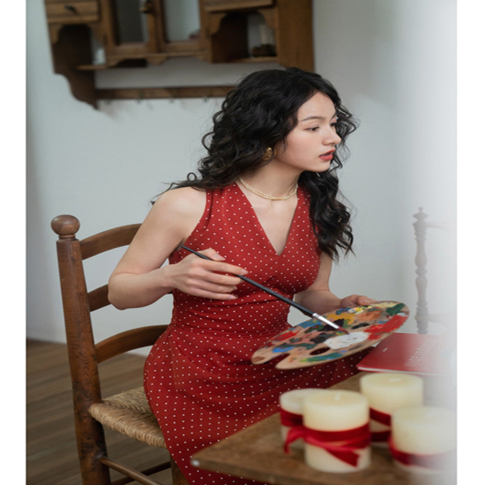 Ching s French retro Marilyn style sleeveless dress with a small exposed back and high waist to show off weight V neck chest cushion style floral skirt image 0