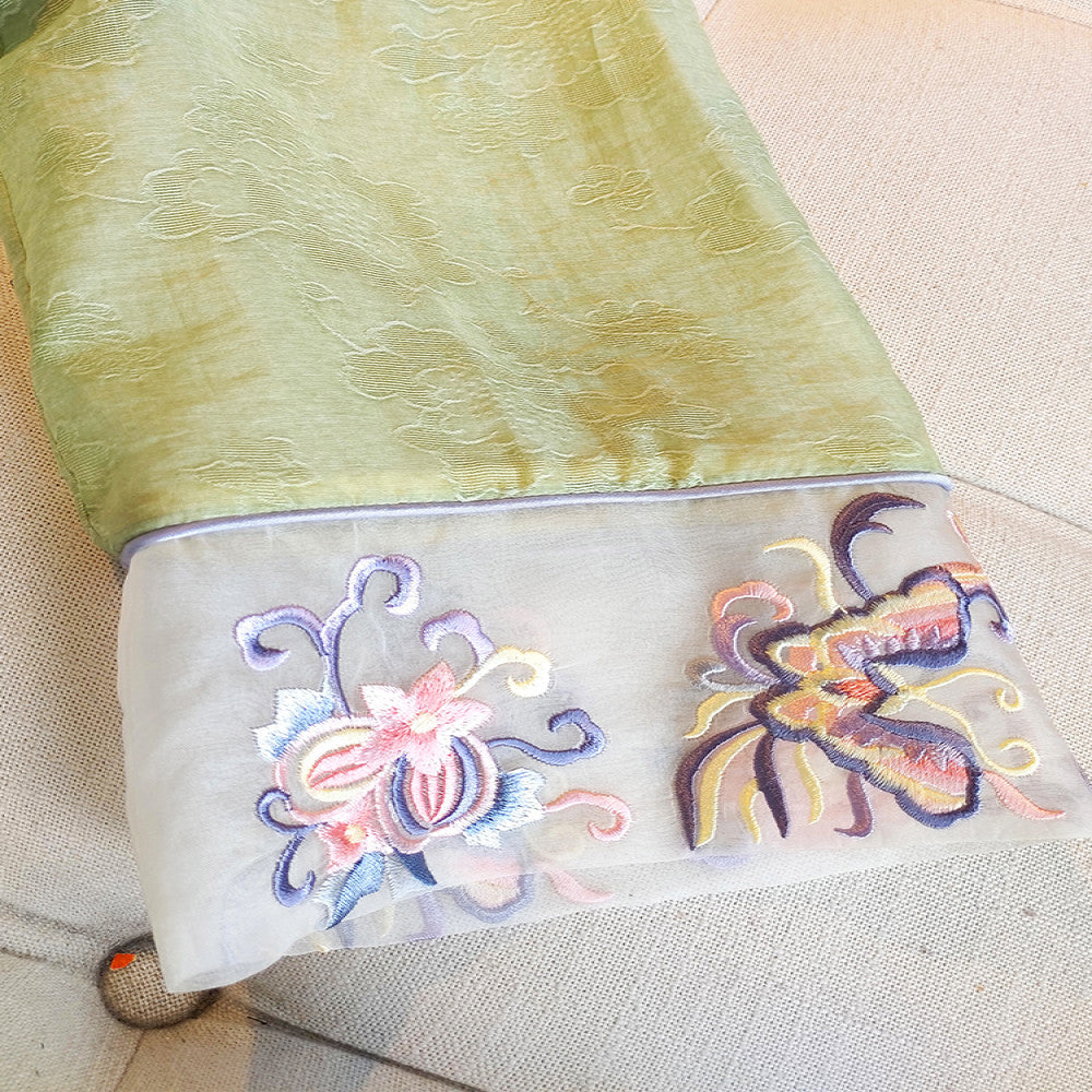 Fashionable new Chinese style retro jacquard five quarter sleeved shirt for women in summer improved new Chinese style slanted collar embroidered button top image 3