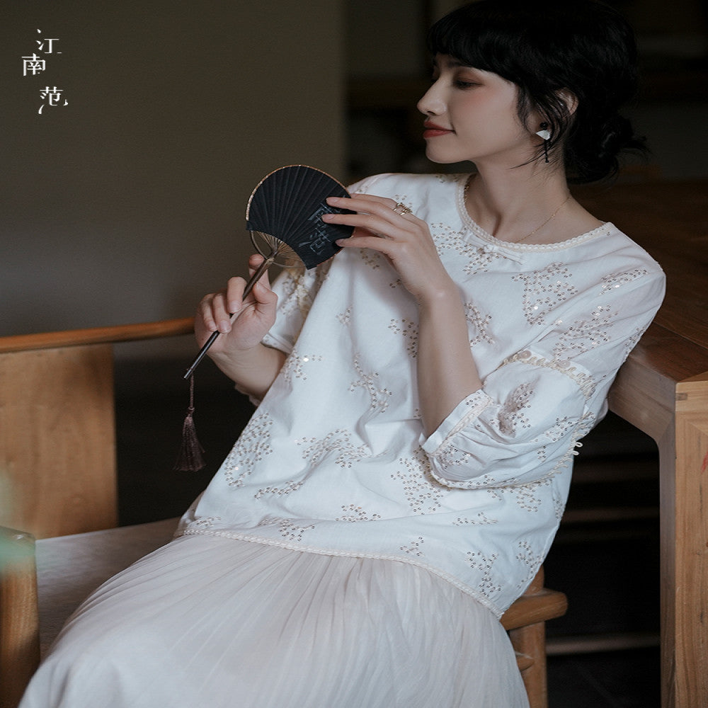 Jiangnan style white round neck bead embroidery improved Hanfu top 2024 Chinese style young style two piece temperament small shirt image 2