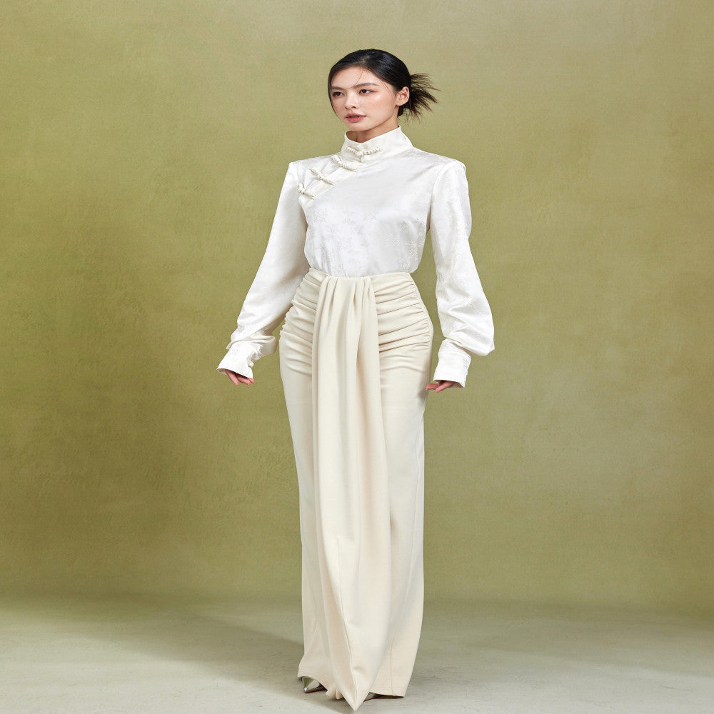 Beige high neck slanted placket long sleeved new Chinese style shirt top for women s spring and summer 2025 new style Chinese style small shirt three views image 4