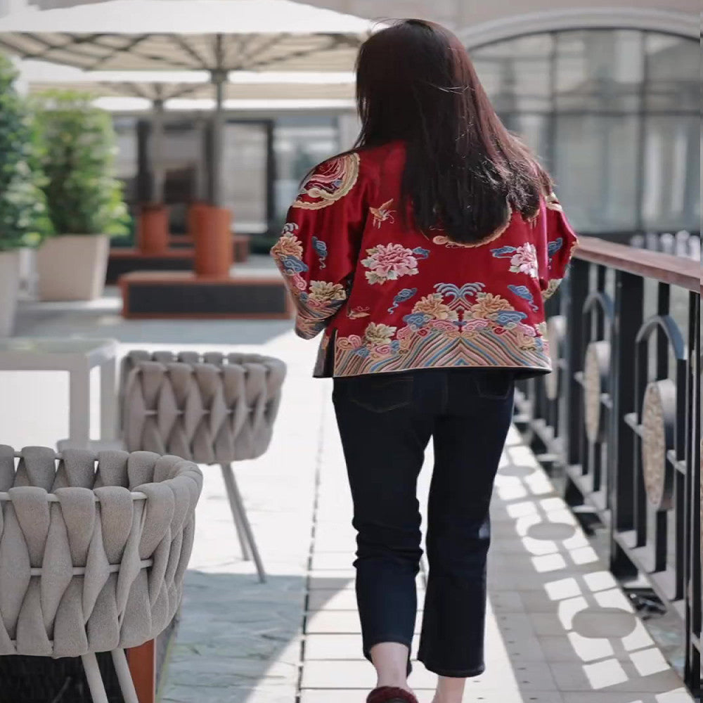 New Chinese style embroidered outerwear for women in autumn 2025 with a stylish design and a buckle that looks great on the top paired with a cardigan image 5