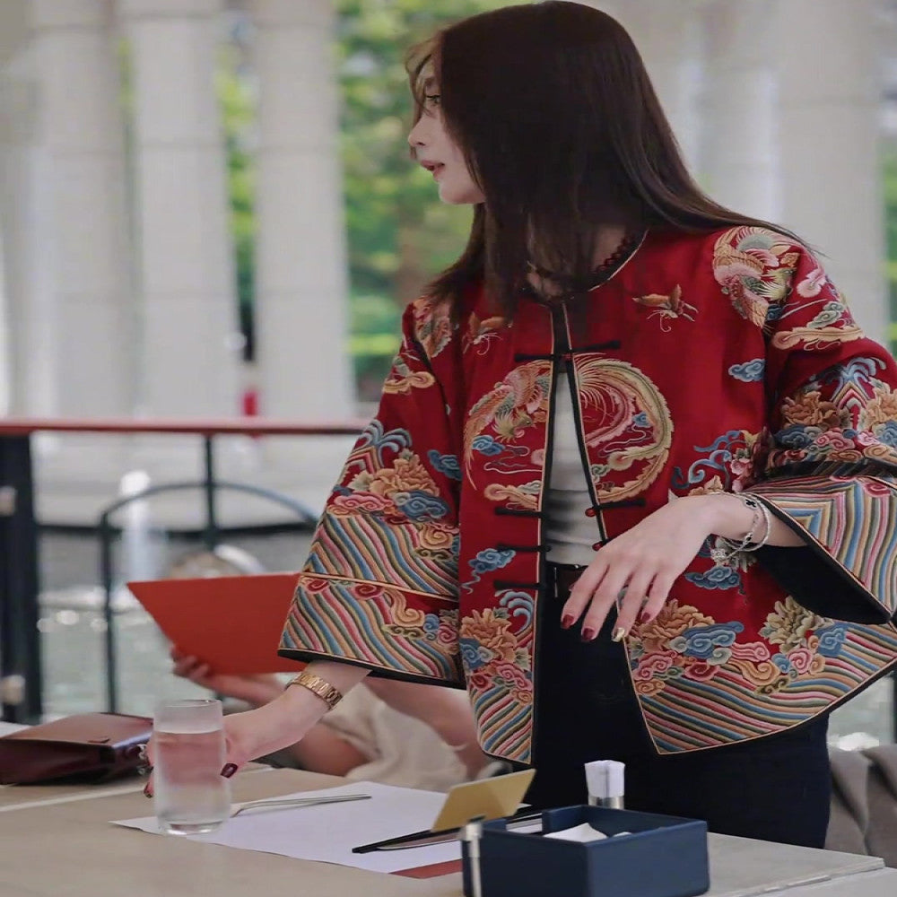 New Chinese style embroidered outerwear for women in autumn 2025 with a stylish design and a buckle that looks great on the top paired with a cardigan image 0