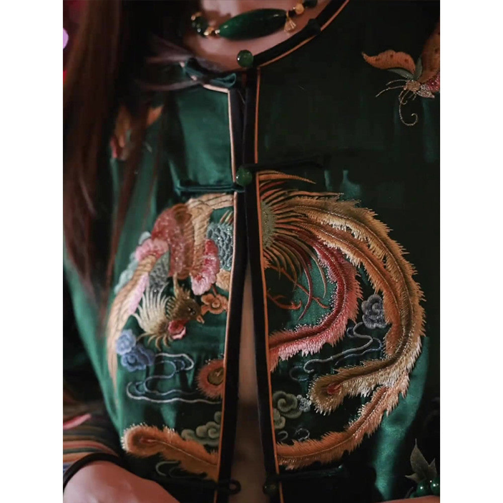 New Chinese style embroidered outerwear for women in autumn 2025 with a stylish design and a buckle that looks great on the top paired with a cardigan image 17