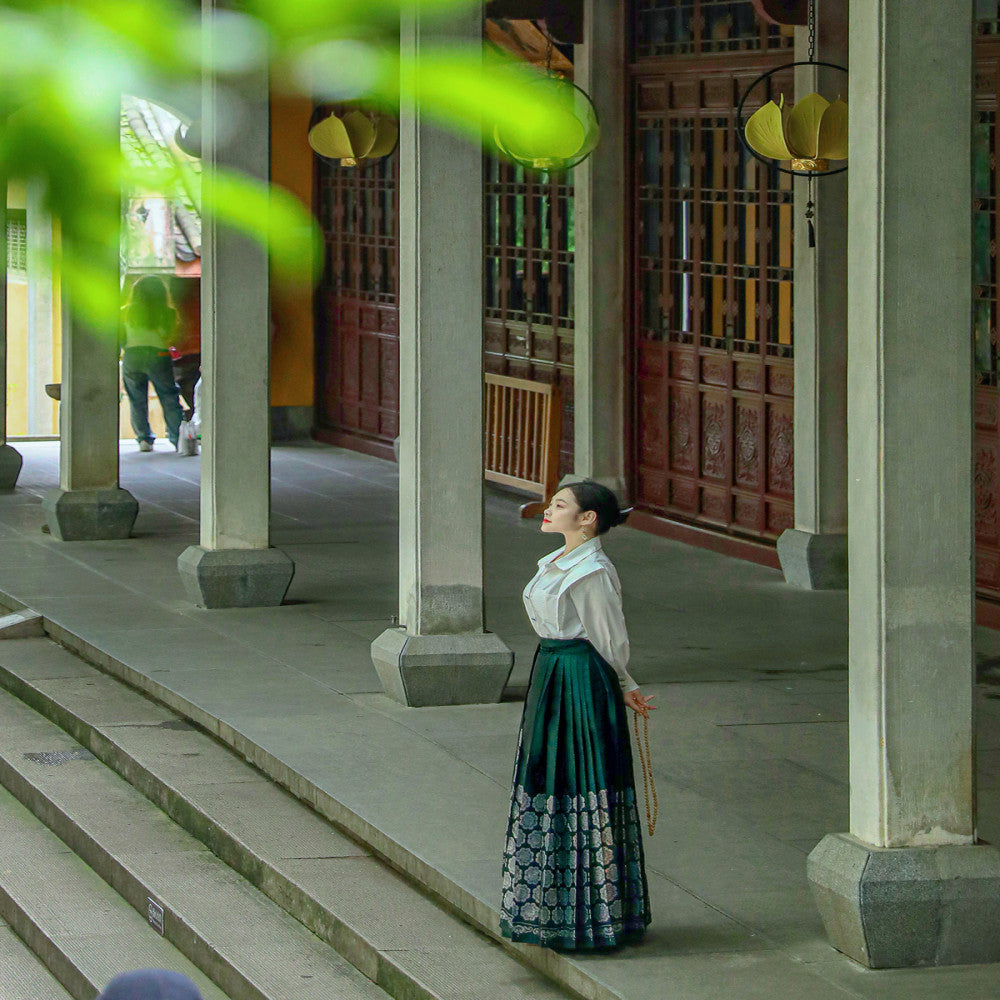 Flower Blooming in the Mirror Baoxiang Pattern Hundred Fold Full piece Horse Face Skirt 2023 Summer Big Skirt Black Green Chinese Retro Style image 4