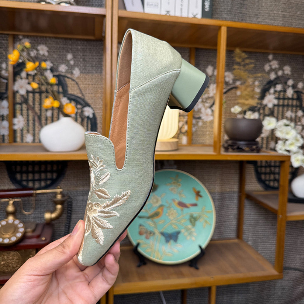 New Chinese embroidery shallow mouth flat sole single shoe for women with soft sole comfortable Chinese style paired with qipao design niche temperament socialite image 15