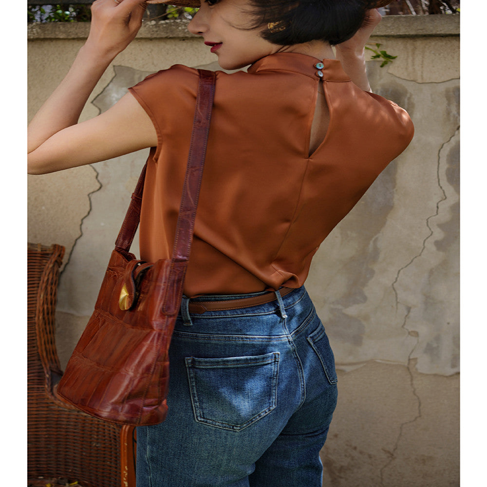 Ching s French retro elegant satin top with a half high collar to cover the flesh OL commuter outfit that looks white and versatile in summer image 2