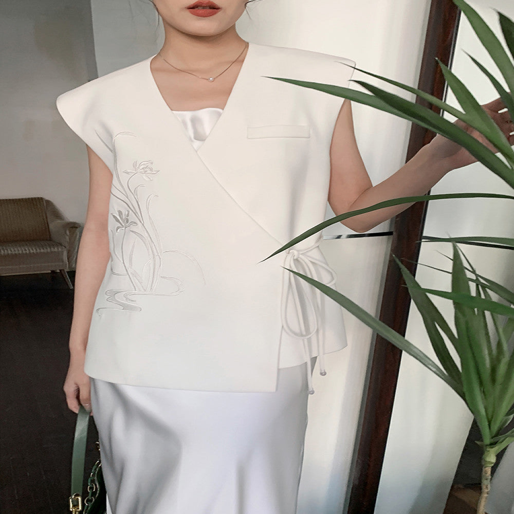 New Chinese style quiet and elegant Chinese style light and familiar niche vest loose and lazy style Western style fashionable sleeveless top for women image 4