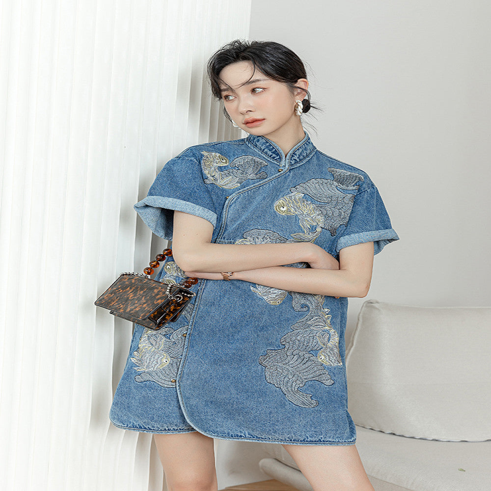 Retro Chinese style buttoned cheongsam everyday women s design niche fashionable new Chinese style carp embroidered denim dress image 3