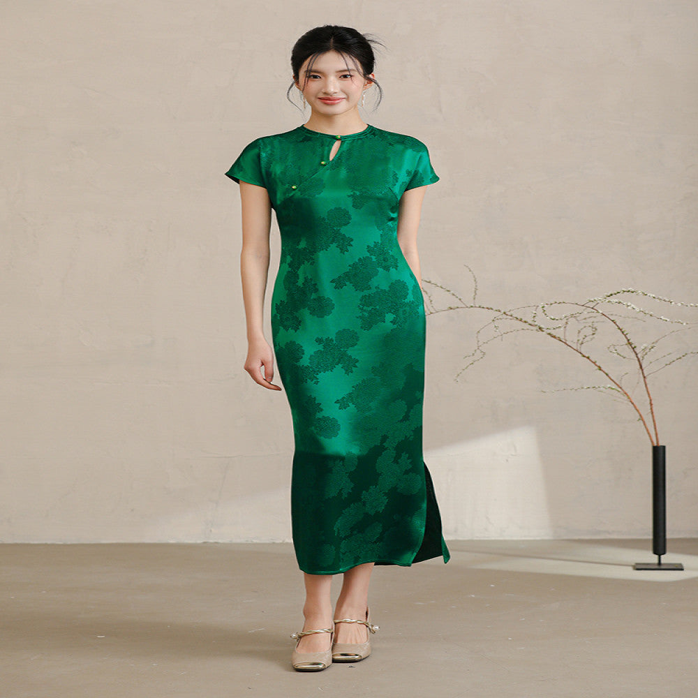 Chuchanyishi New Chinese Style Improved Cheongsam Women s 2025 New Style National Style High end Green Satin Acetate Dress image 3
