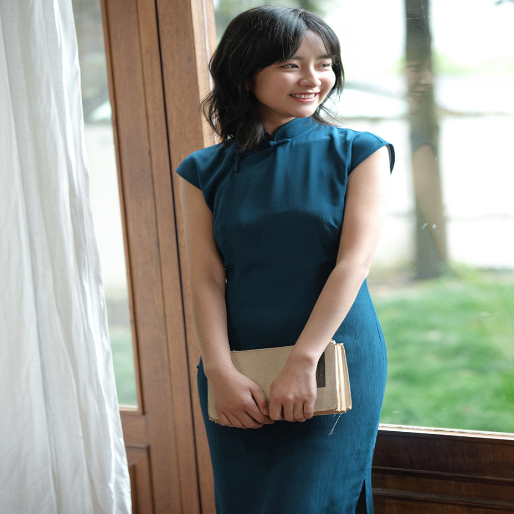 Momoxia Xiaolian Sleeves with Half Open Skirt and Edge Wrapping Short Style Retro Daily Improvement Solid Color Chiffon Cheongsam Blueberry image 4