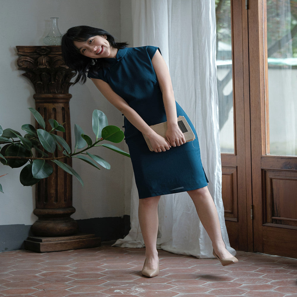 Momoxia Xiaolian Sleeves with Half Open Skirt and Edge Wrapping Short Style Retro Daily Improvement Solid Color Chiffon Cheongsam Blueberry image 0