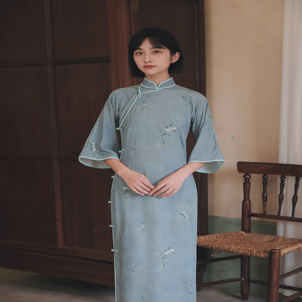 Momo Spring Summer Six Quarter Water Sleeve Waist Free Full Open Hemp Long Style Retro Daily Cotton Silk Cheongsam Blue Feather image 4