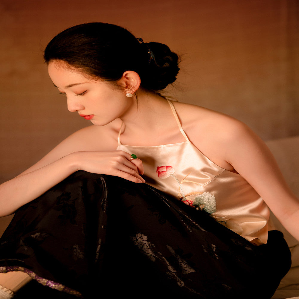 Yuanxiang Dream Shadow One City Wind Plush Spring and Summer Silk Heavy Industry Embroidery Mandarin Ducks and Lotus Vintage Inner Bag Strap image 3