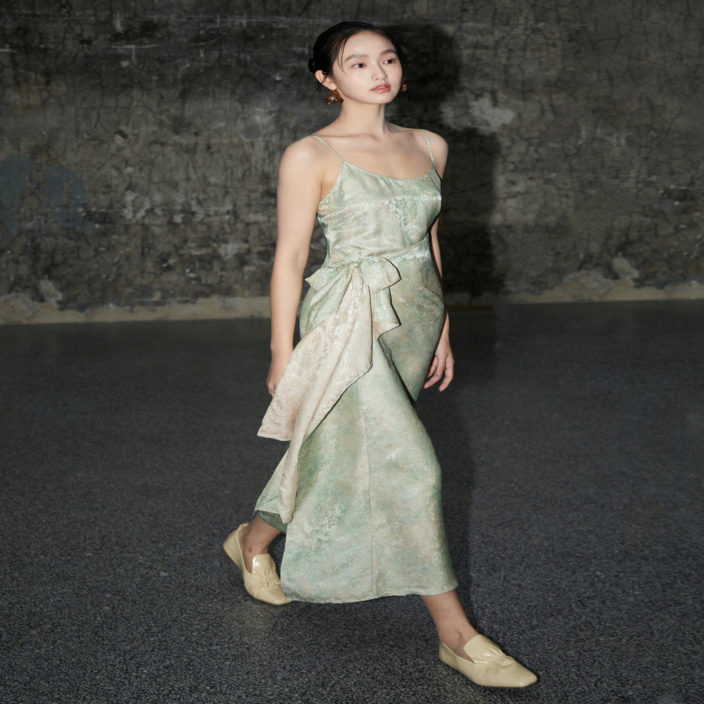 Silk interwoven jacquard fabric with front and back colors wrapped in a lace up design and suspender skirt image 10