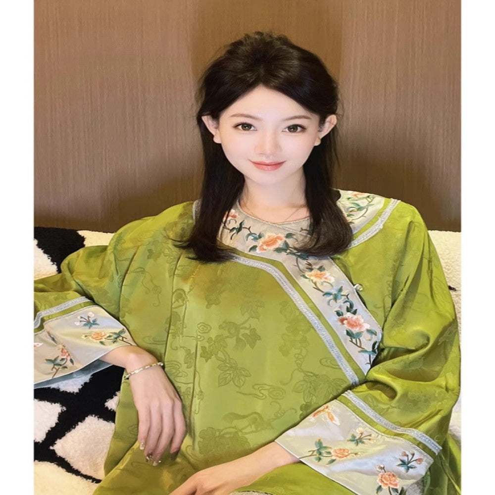 New Chinese style diagonal green shirt autumn women 2025 new design sense retro improved Chinese style embroidered short top image 2